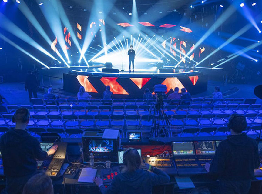 5G URLLC: Wireless Media Production use case